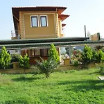 فندق مبيت وإفطار Sirman